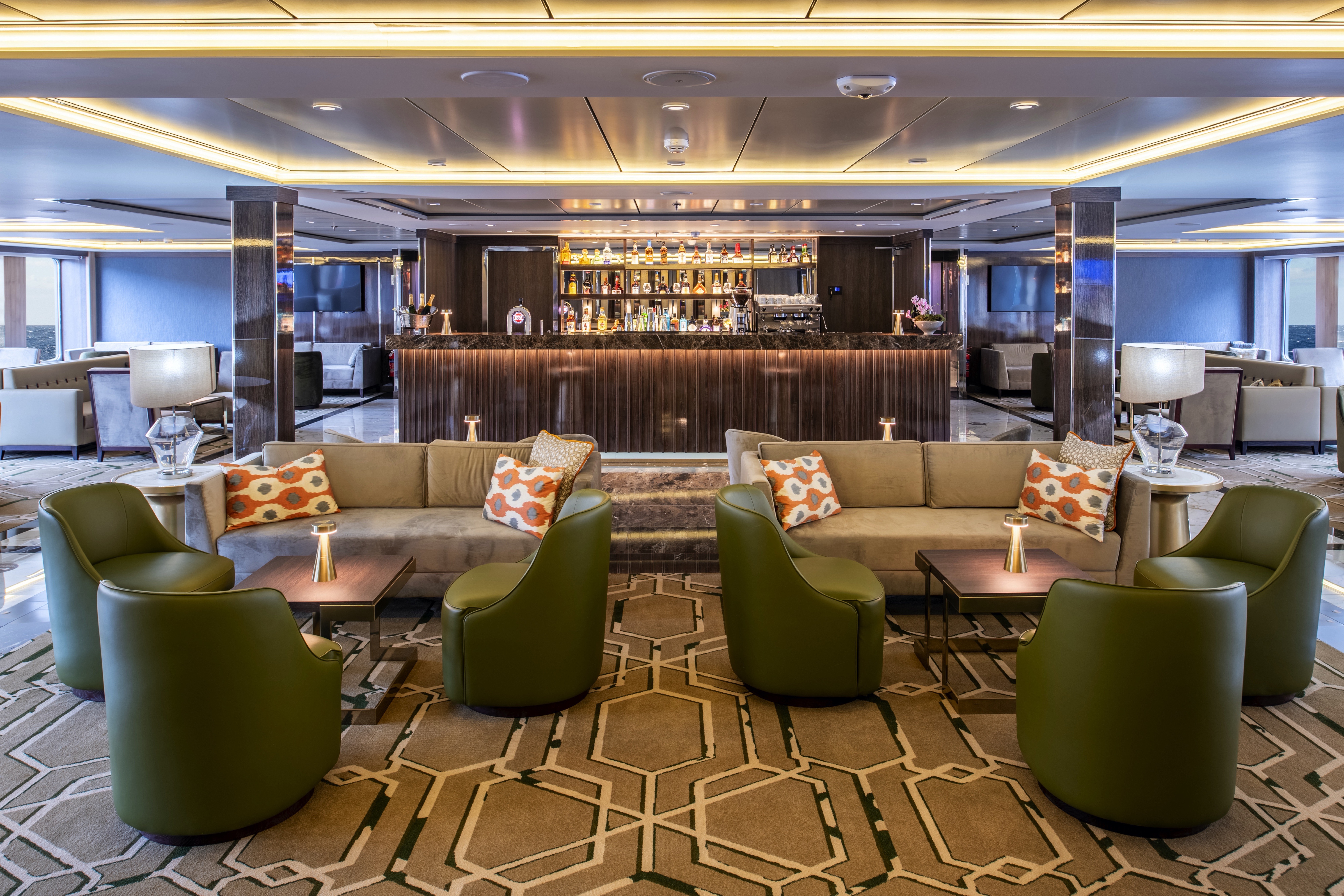Main Lounge on World Voyager
